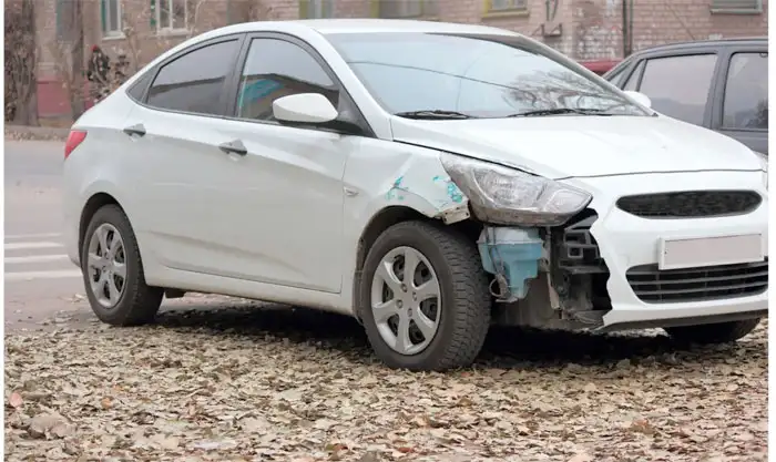 Weisse Limousine Motorschaden